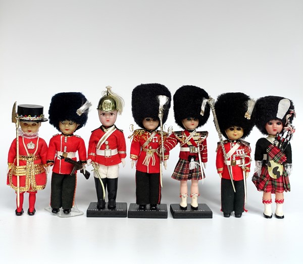 Picture of United Kingdom Dolls 7 Royal Palace Guards