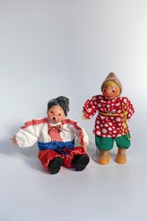 Picture of Russia 2 Character Dolls Red Green